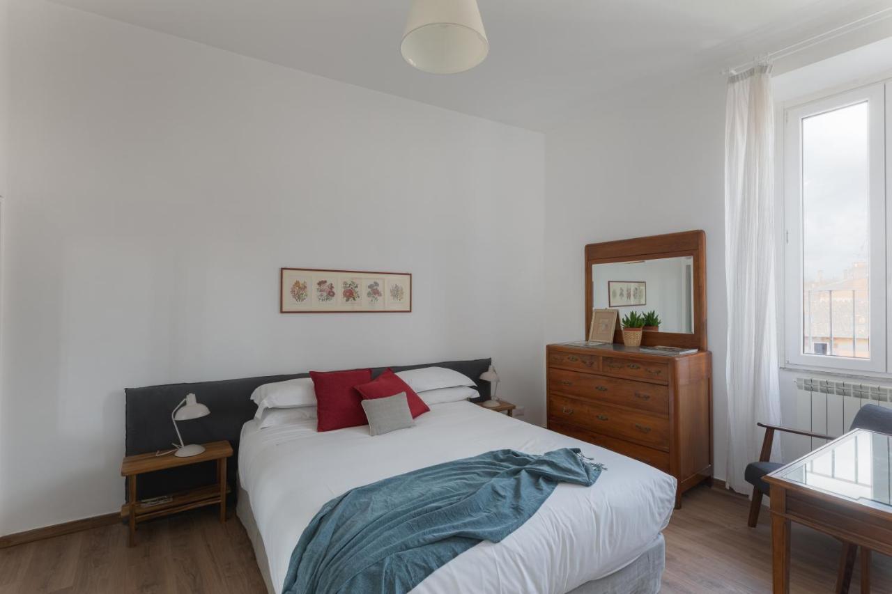 Amazing Penthouse With Terrace And Rooftop In Trastevere Rome Bagian luar foto