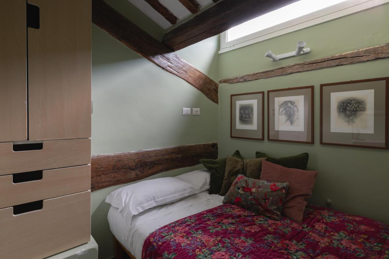 Amazing Penthouse With Terrace And Rooftop In Trastevere Rome Bagian luar foto