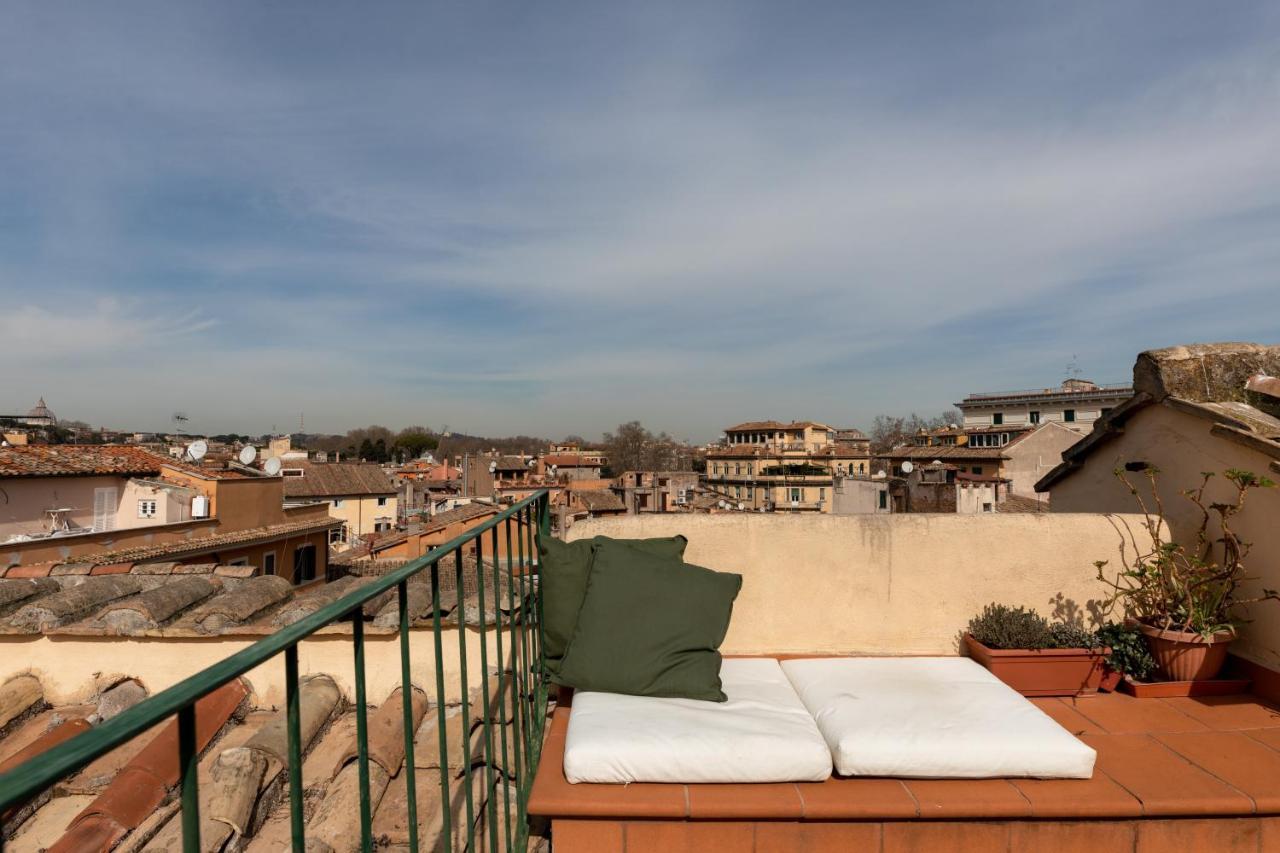 Amazing Penthouse With Terrace And Rooftop In Trastevere Rome Bagian luar foto