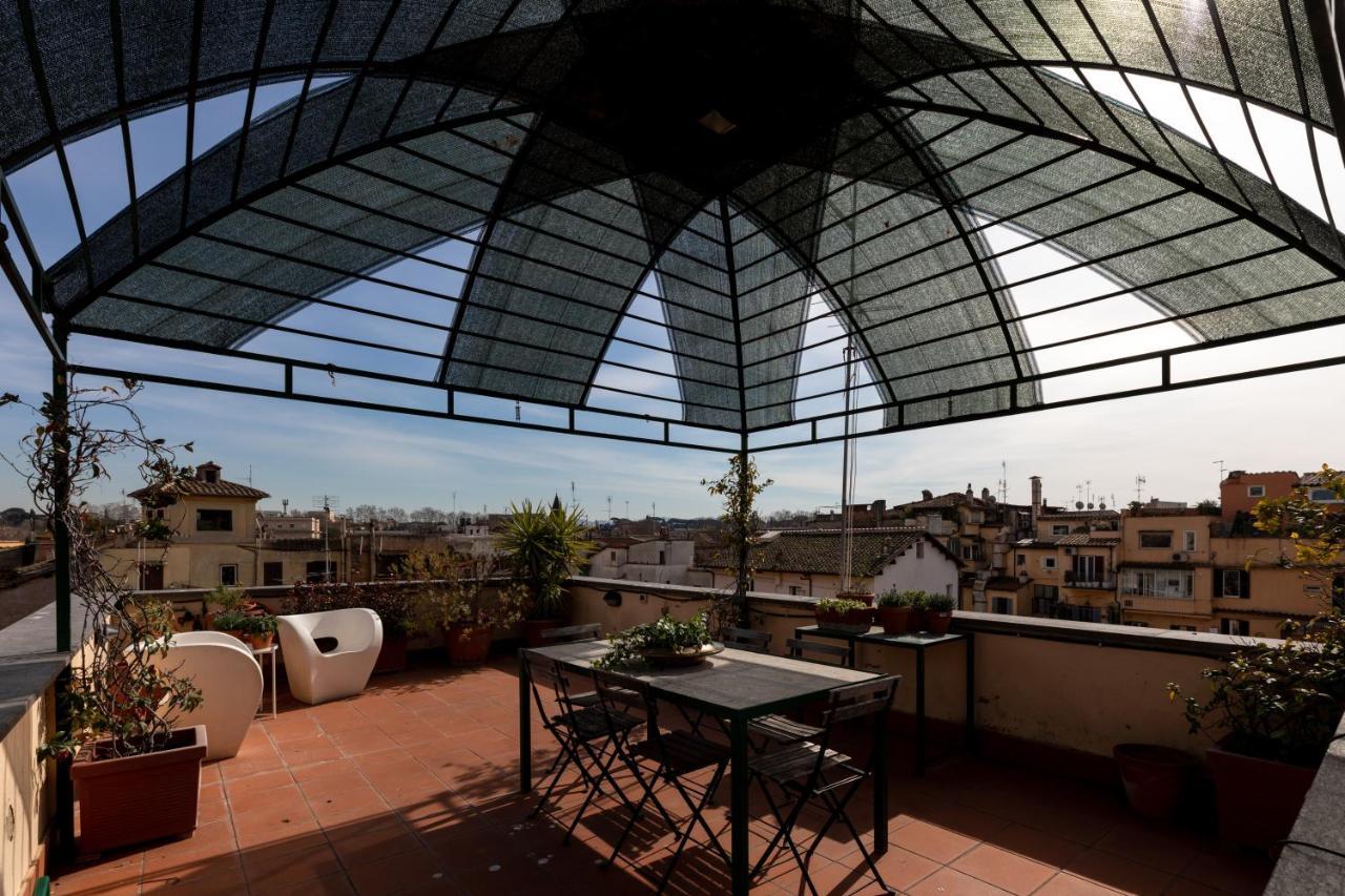 Amazing Penthouse With Terrace And Rooftop In Trastevere Rome Bagian luar foto