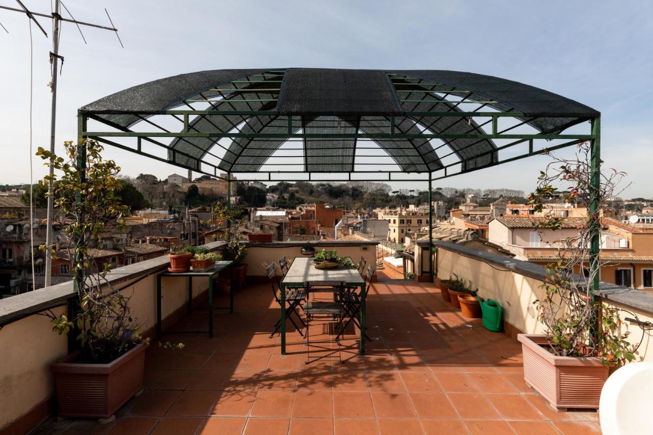 Amazing Penthouse With Terrace And Rooftop In Trastevere Rome Bagian luar foto