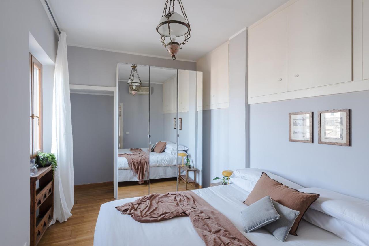 Amazing Penthouse With Terrace And Rooftop In Trastevere Rome Bagian luar foto