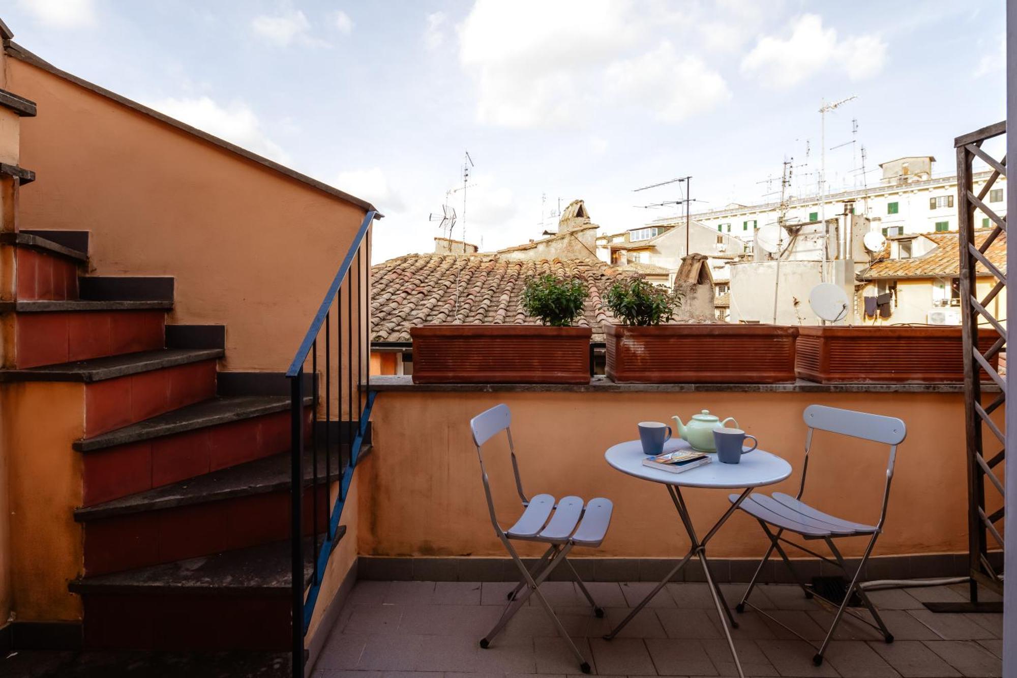Amazing Penthouse With Terrace And Rooftop In Trastevere Rome Bagian luar foto