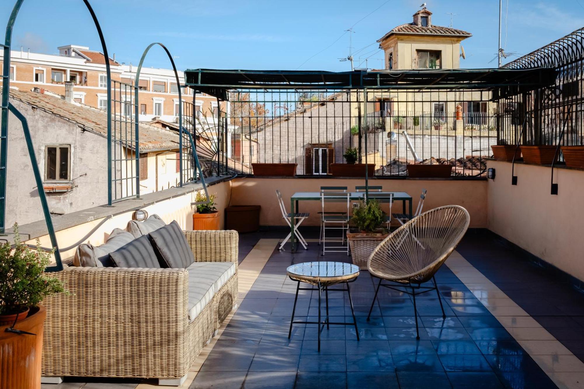 Amazing Penthouse With Terrace And Rooftop In Trastevere Rome Bagian luar foto